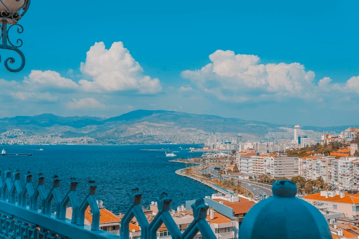 Cheap flights to Izmir, Turkey